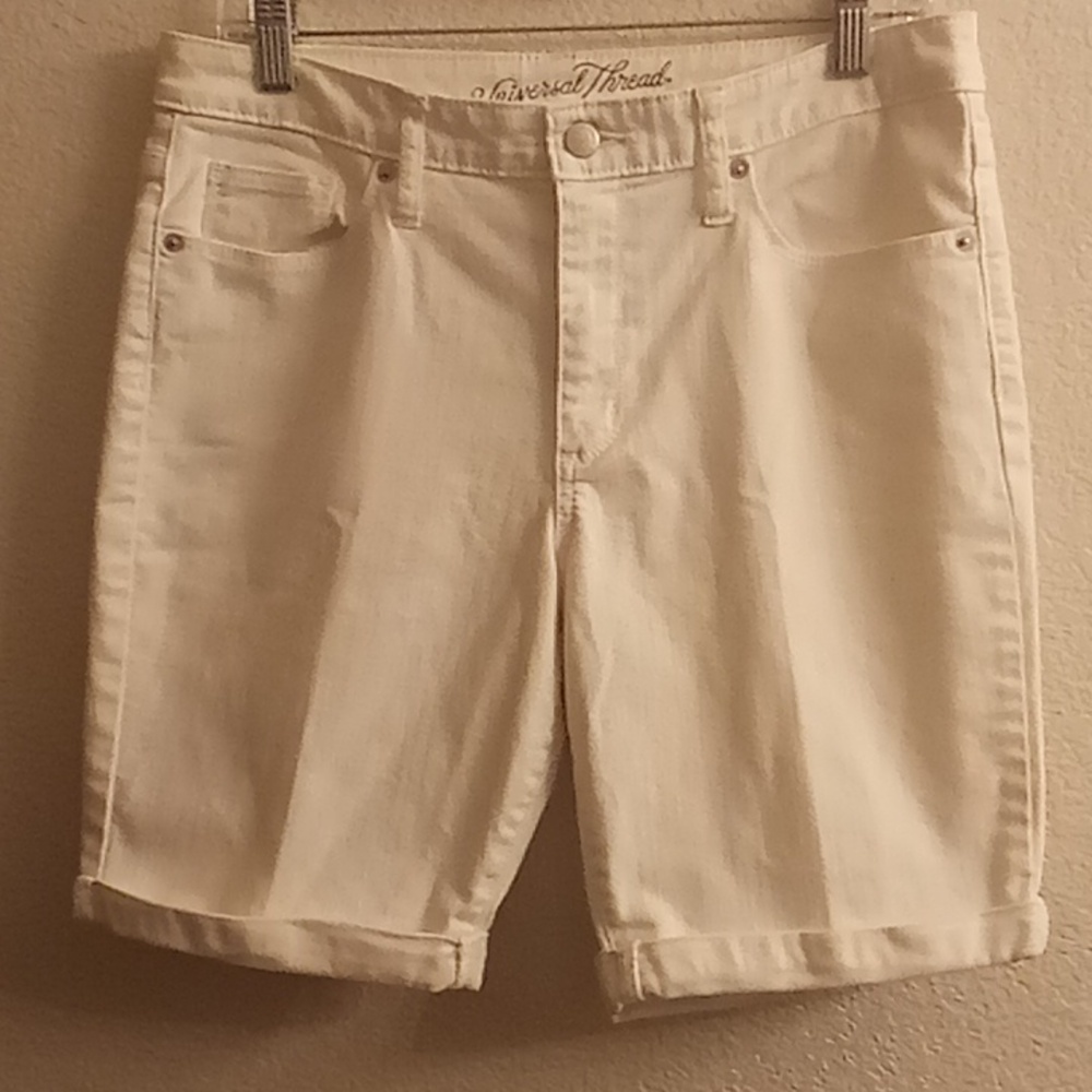 Universal Thread White Denim Modest Bermuda Size 10 Shorts B8 X P